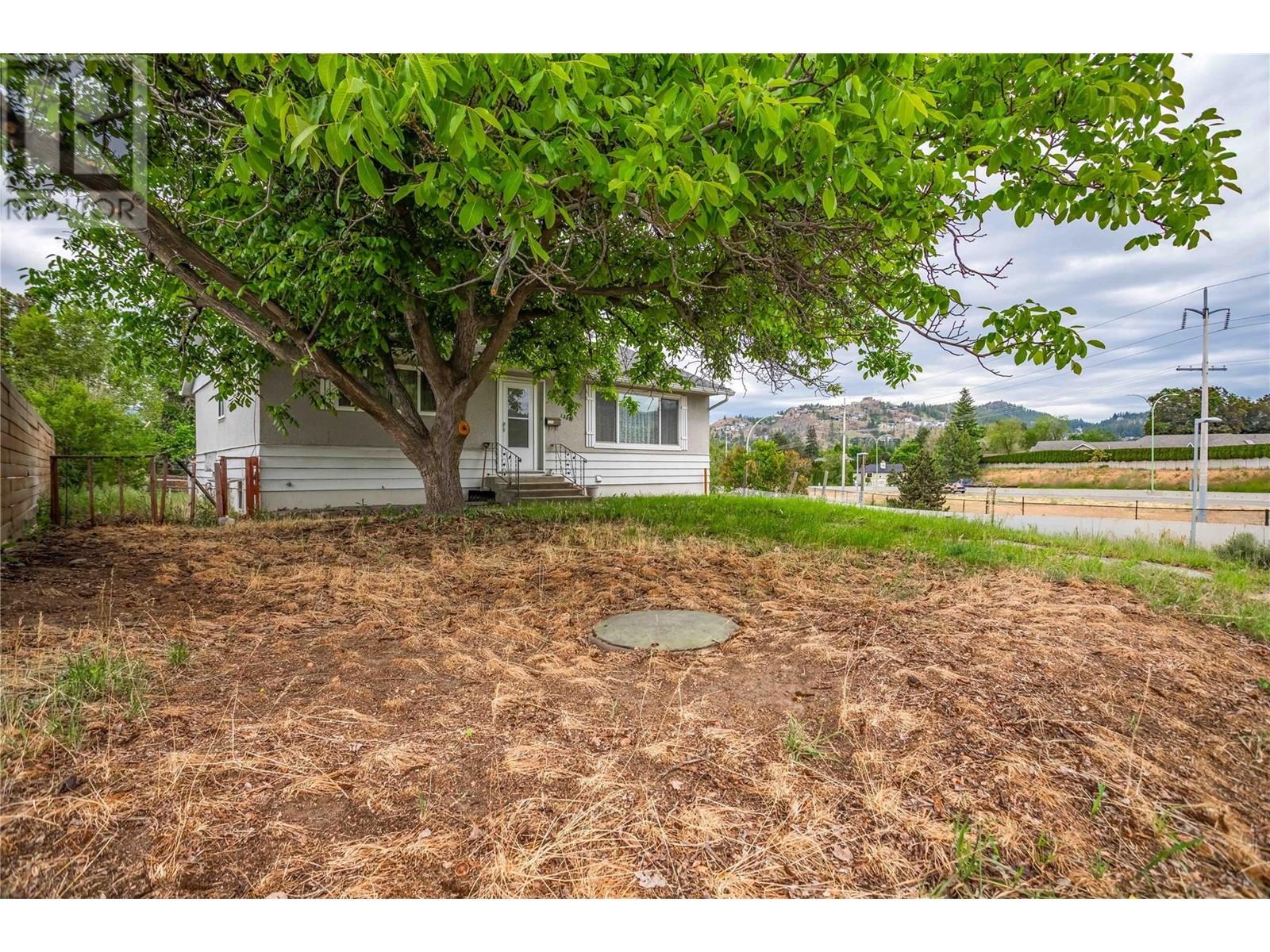  1358 Cherry Crescent East, Kelowna