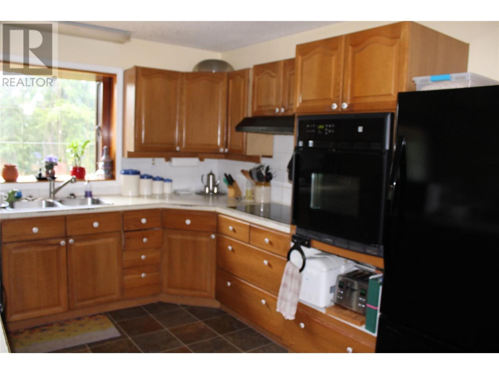 Photo 2 of 2087 Salmon River Road, Salmon Arm BC