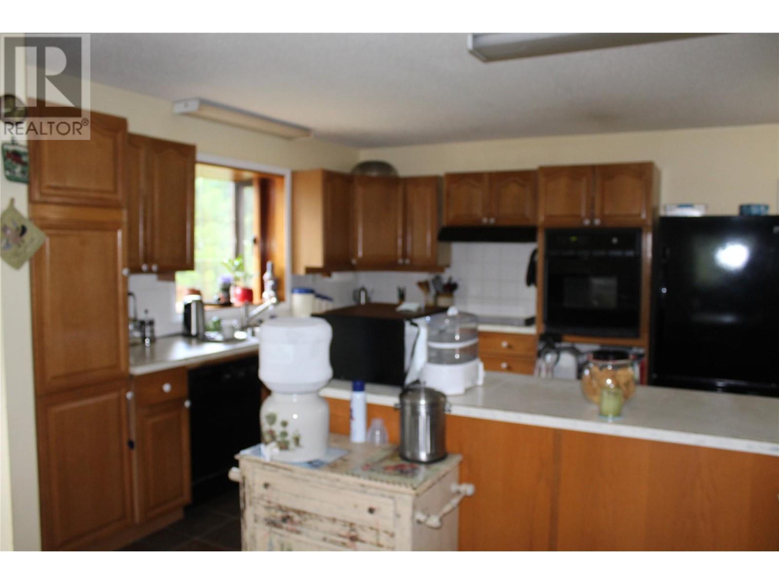 Photo 3 of 2087 Salmon River Road, Salmon Arm BC