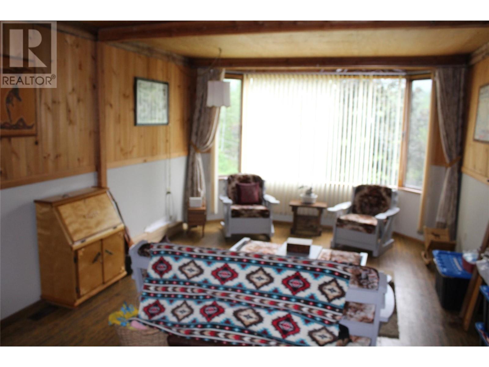 Photo 5 of 2087 Salmon River Road, Salmon Arm BC