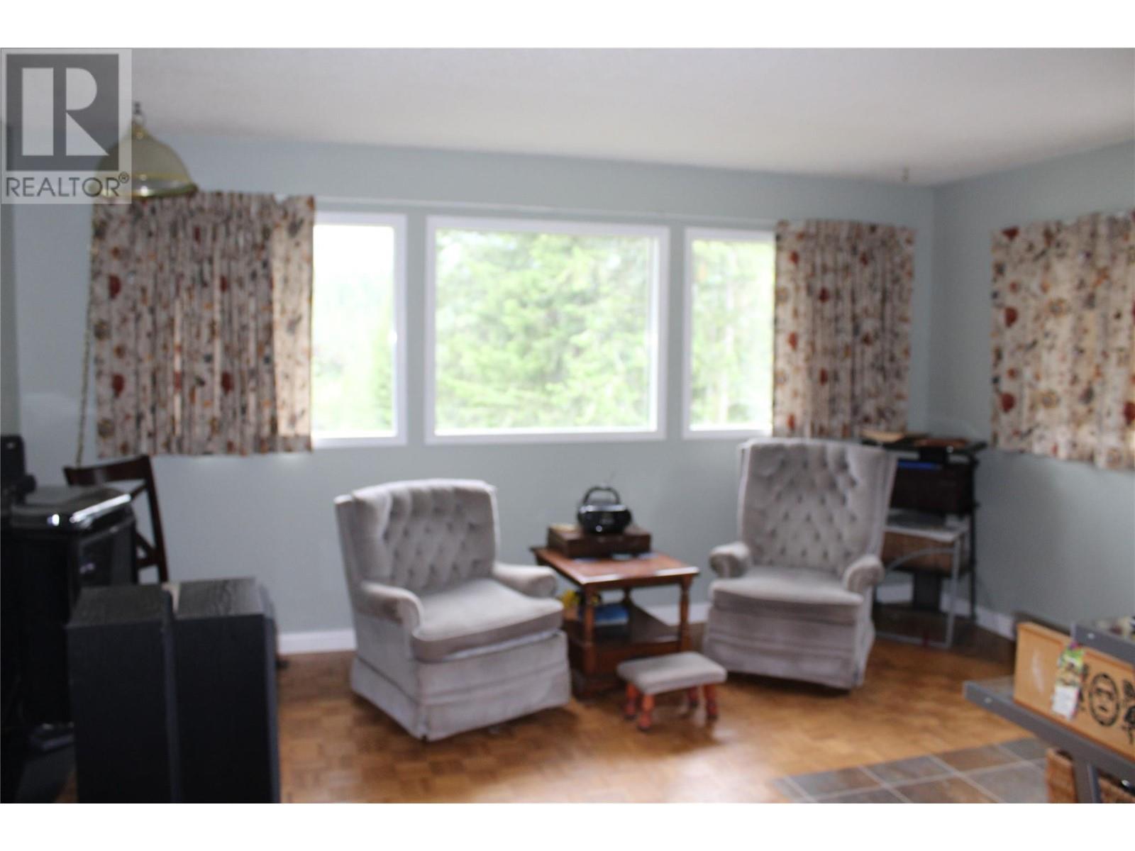 Photo 6 of 2087 Salmon River Road, Salmon Arm BC