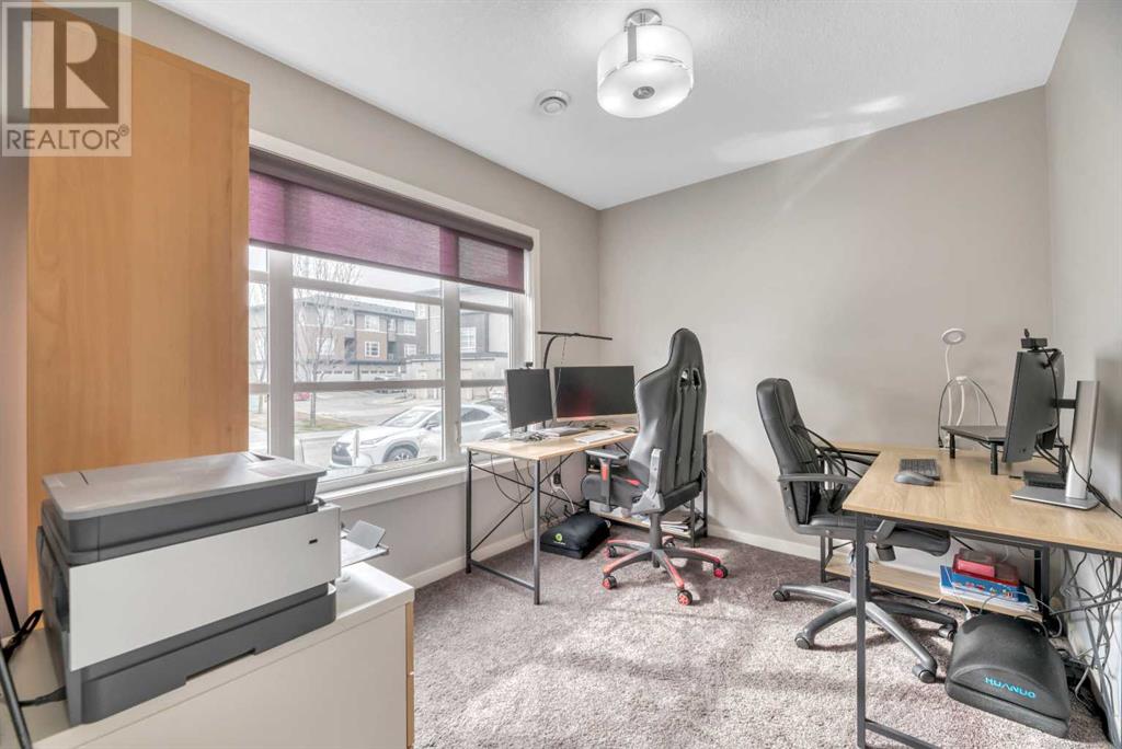 Single Family House for Sale in  Evansridge Park NW Evanston Calgary 