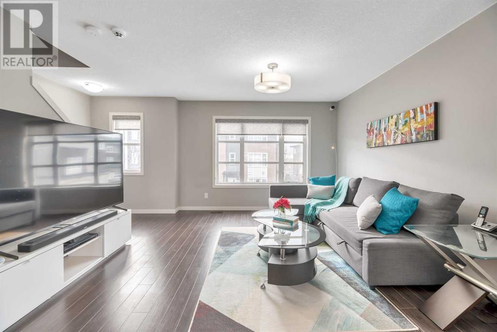 Single Family House for Sale in  Evansridge Park NW Evanston Calgary 