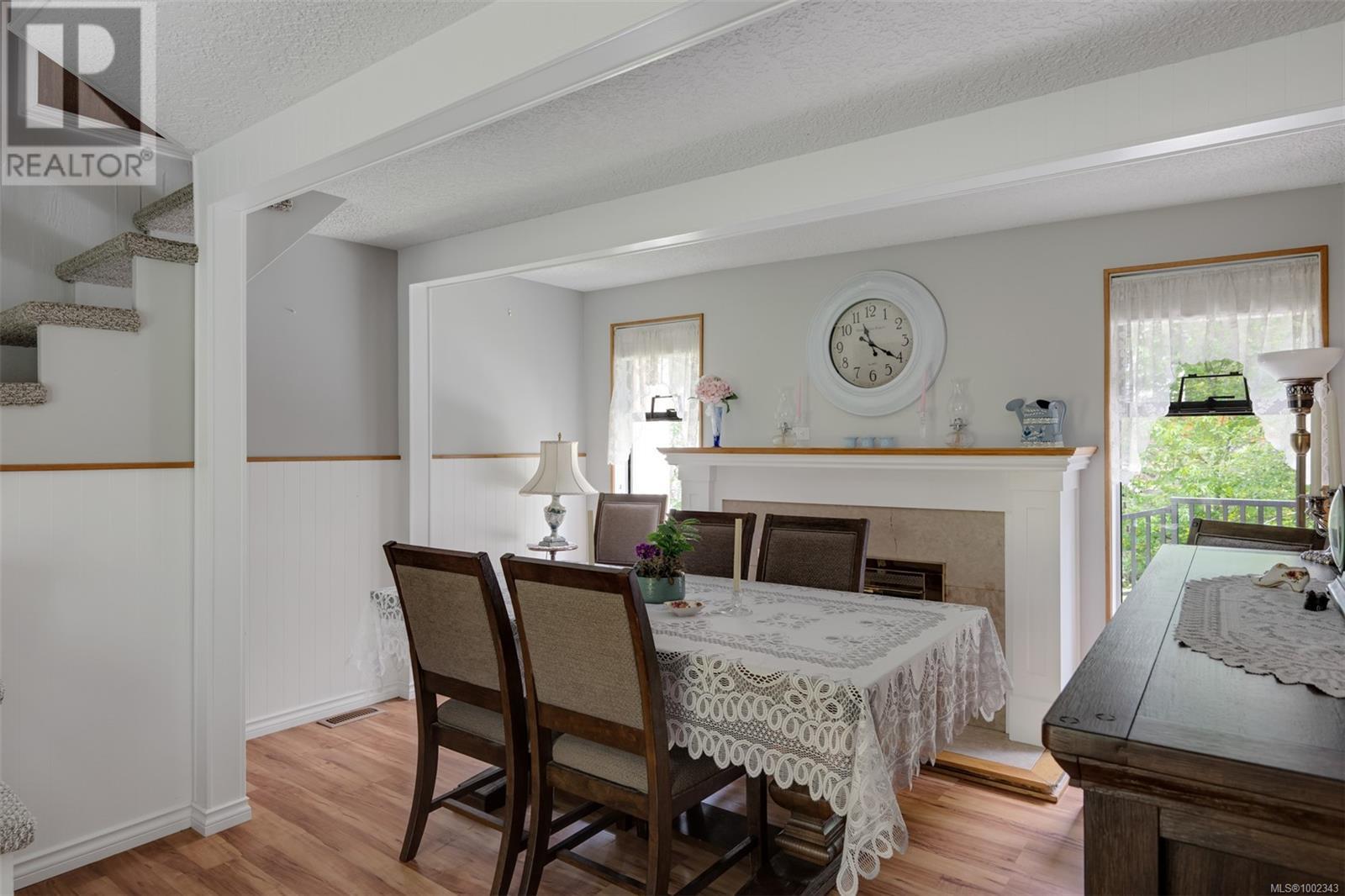 Photo 13 of 734 Latoria Rd, Langford BC