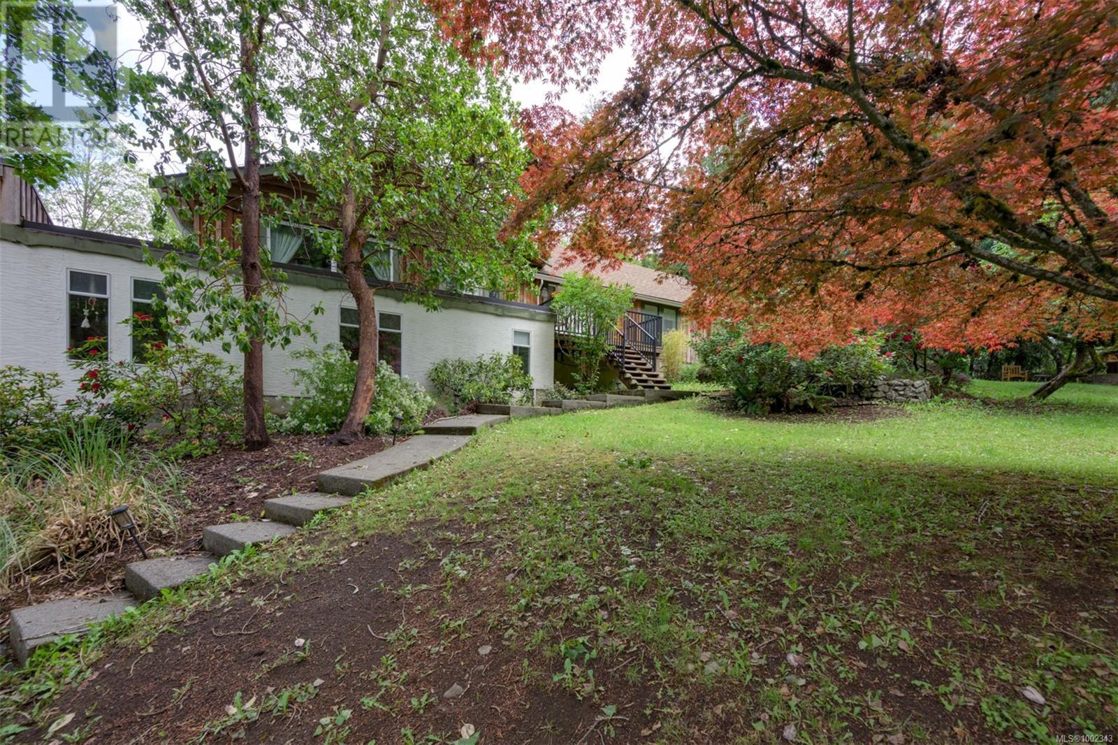 Photo 2 of 734 Latoria Rd, Langford BC
