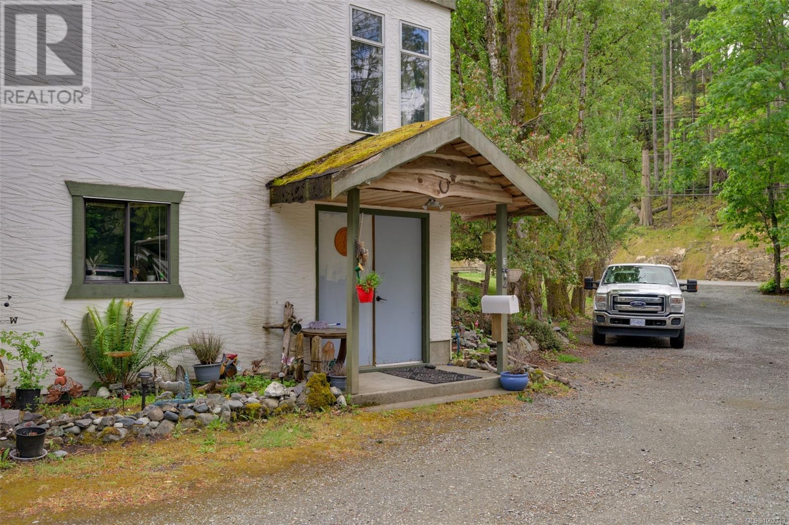Photo 23 of 734 Latoria Rd, Langford BC