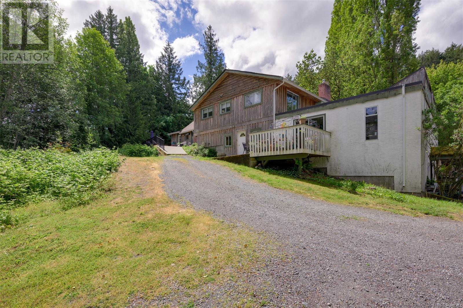 Photo 3 of 734 Latoria Rd, Langford BC