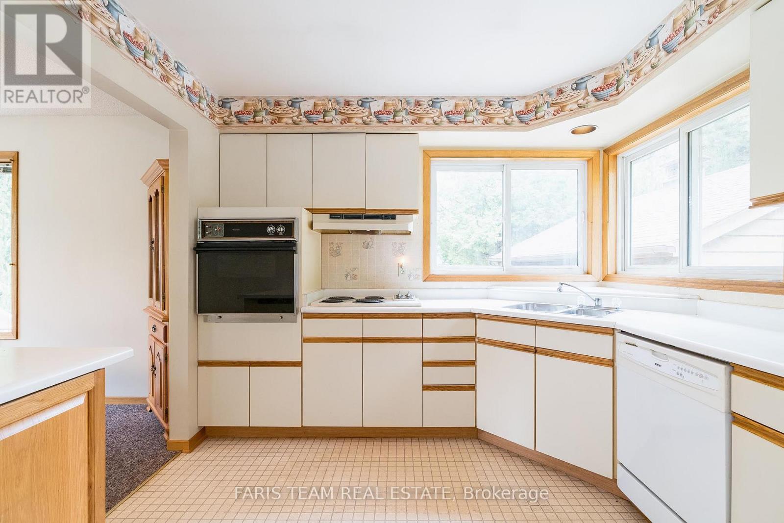 Photo 16 of 2385 Whetham Road, Springwater ON