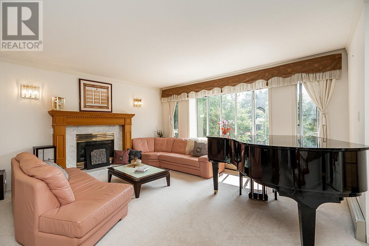 Photo 1 of 2133 W 49th Avenue, Vancouver BC