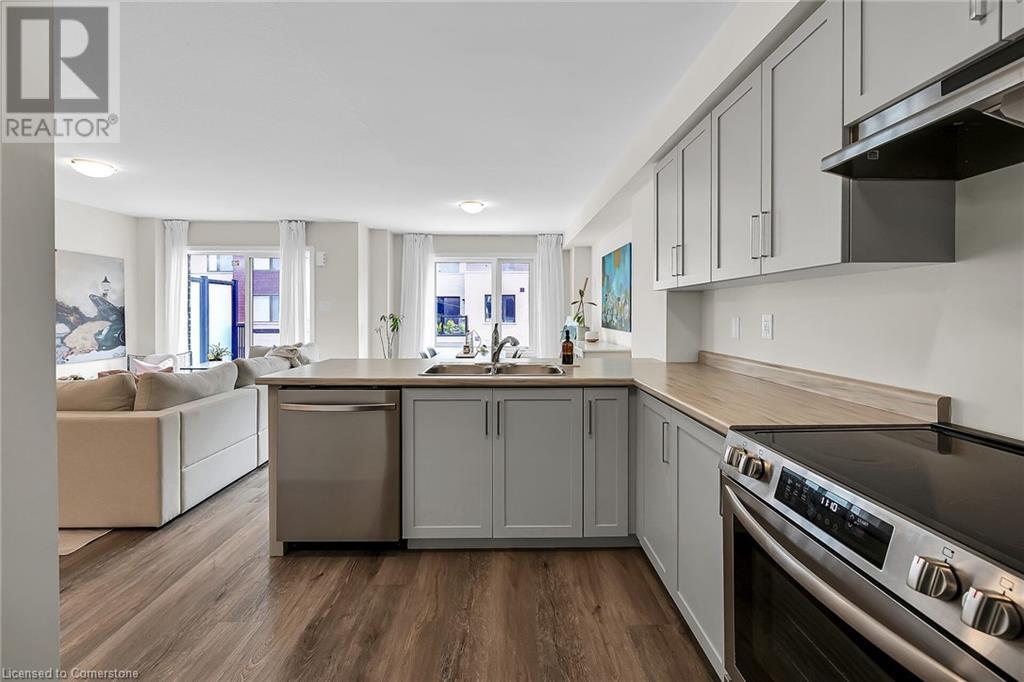 Photo 12 of 22 Dryden Lane, Hamilton ON