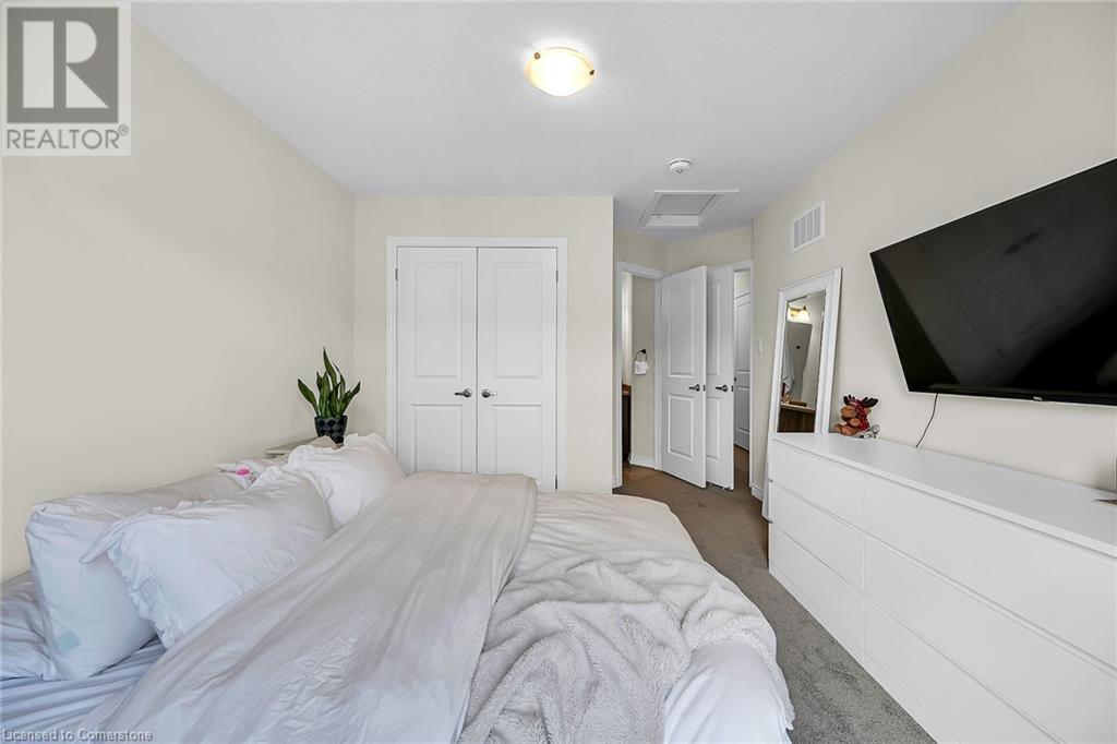 Photo 15 of 22 Dryden Lane, Hamilton ON