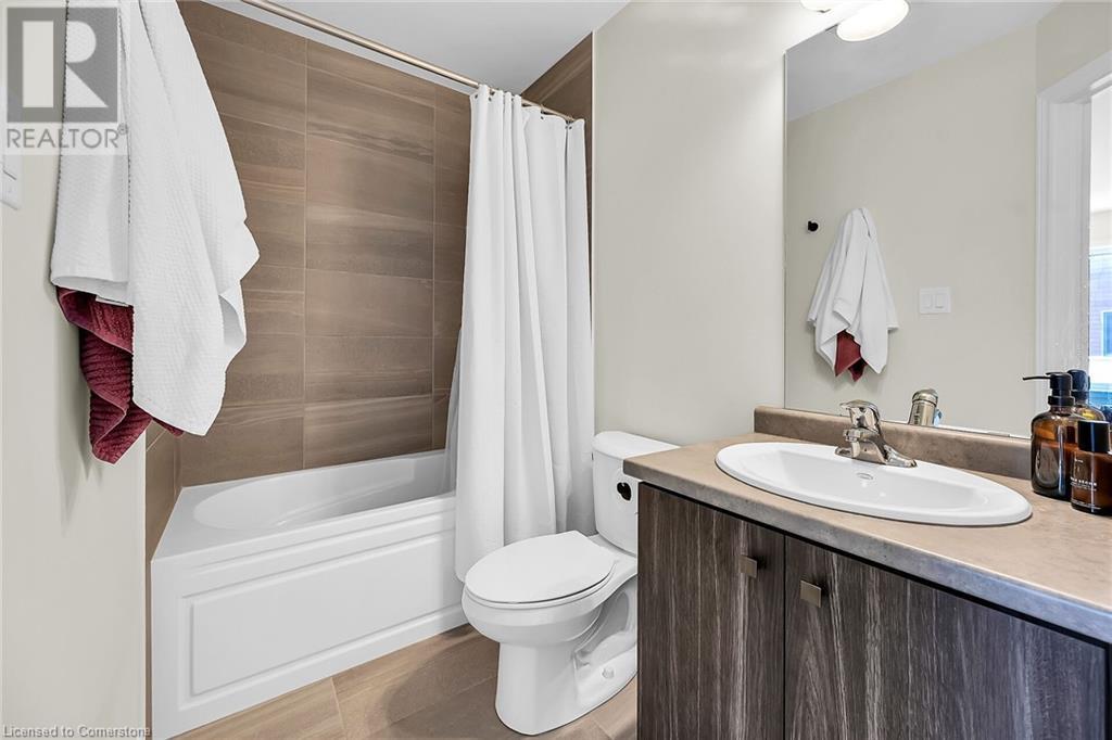 Photo 4 of 22 Dryden Lane, Hamilton ON