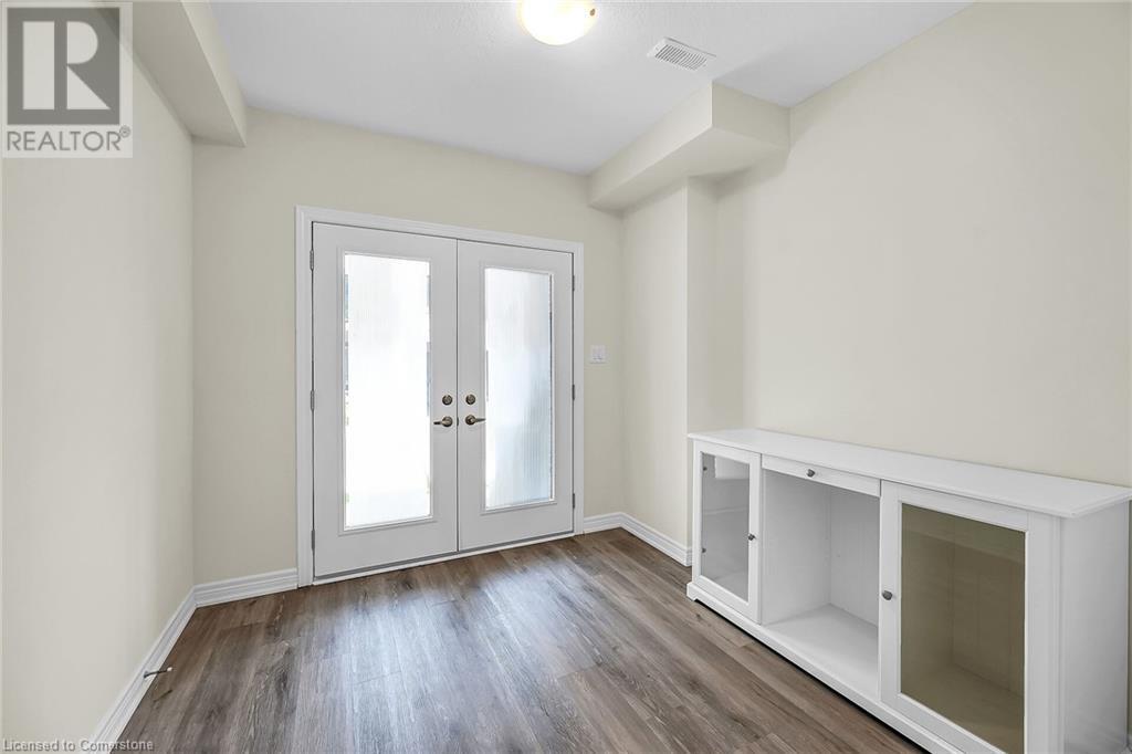 Photo 32 of 22 Dryden Lane, Hamilton ON