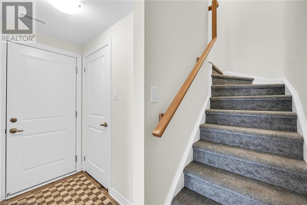 Photo 7 of 22 Dryden Lane, Hamilton ON