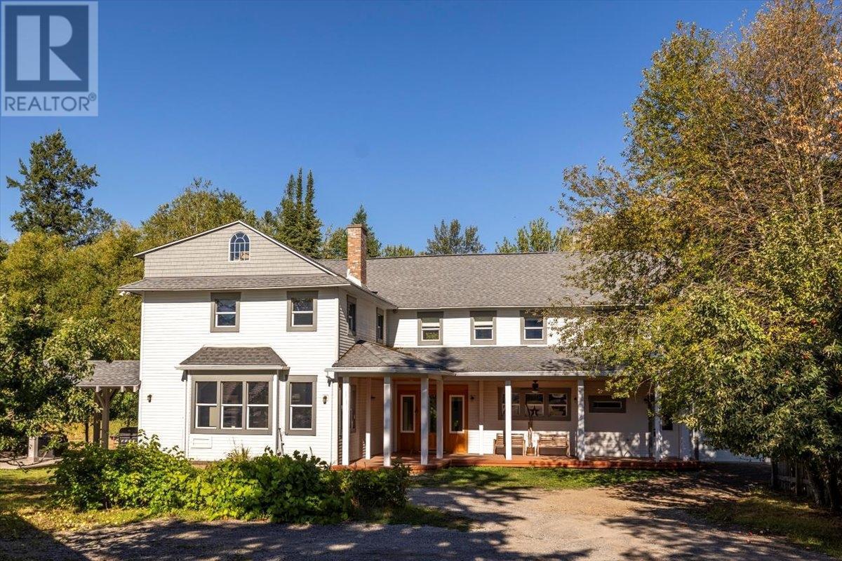 9 PARK Crescent, Fernie