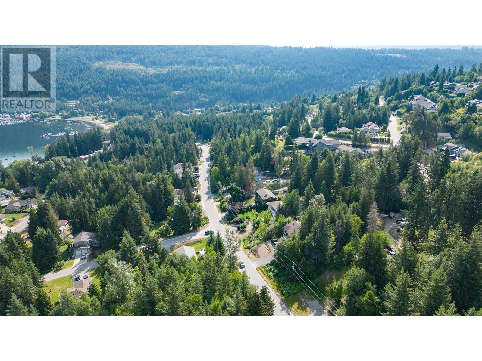 Photo 4 of 46 Centennial Drive, Blind Bay BC