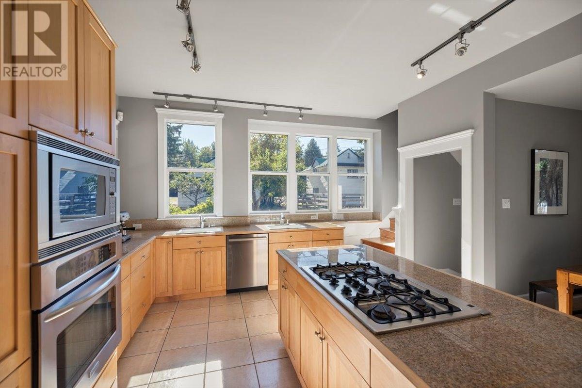9 PARK Crescent, Fernie