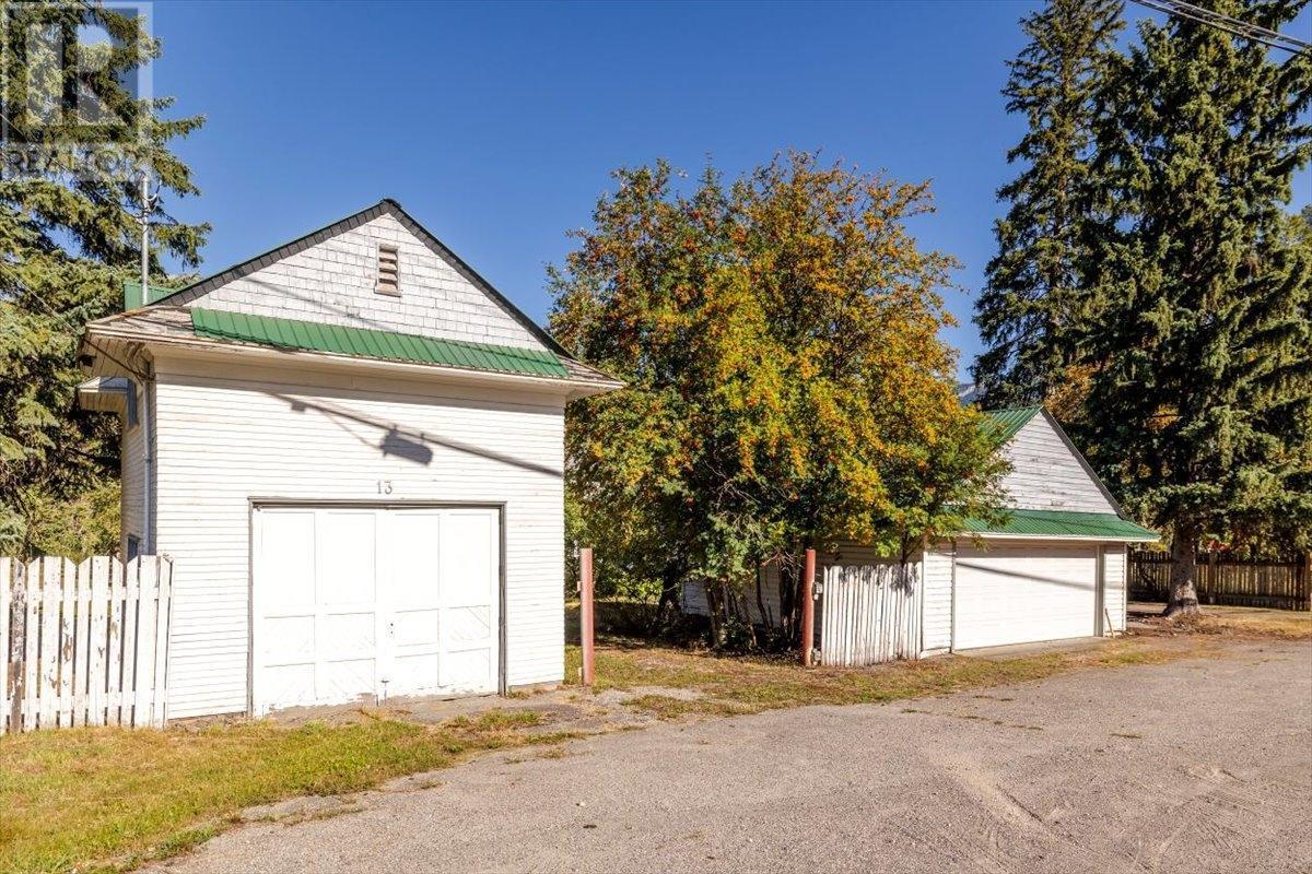 9 PARK Crescent, Fernie
