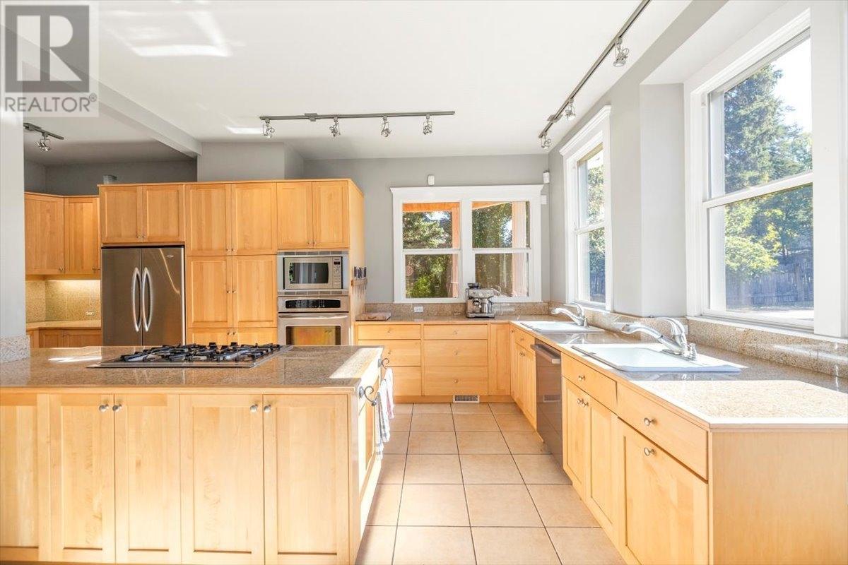 9 PARK Crescent, Fernie