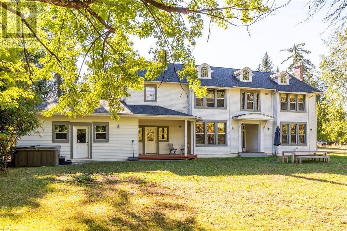 9 PARK Crescent, Fernie