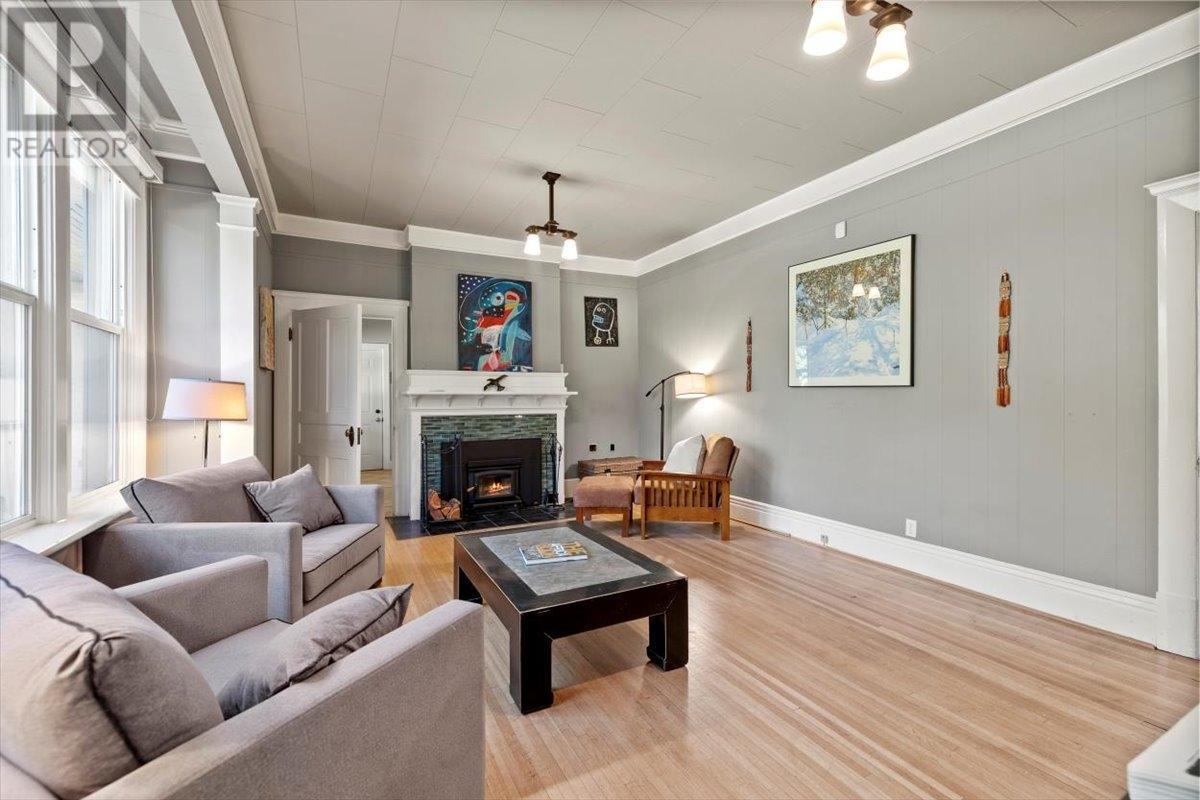 9 PARK Crescent, Fernie