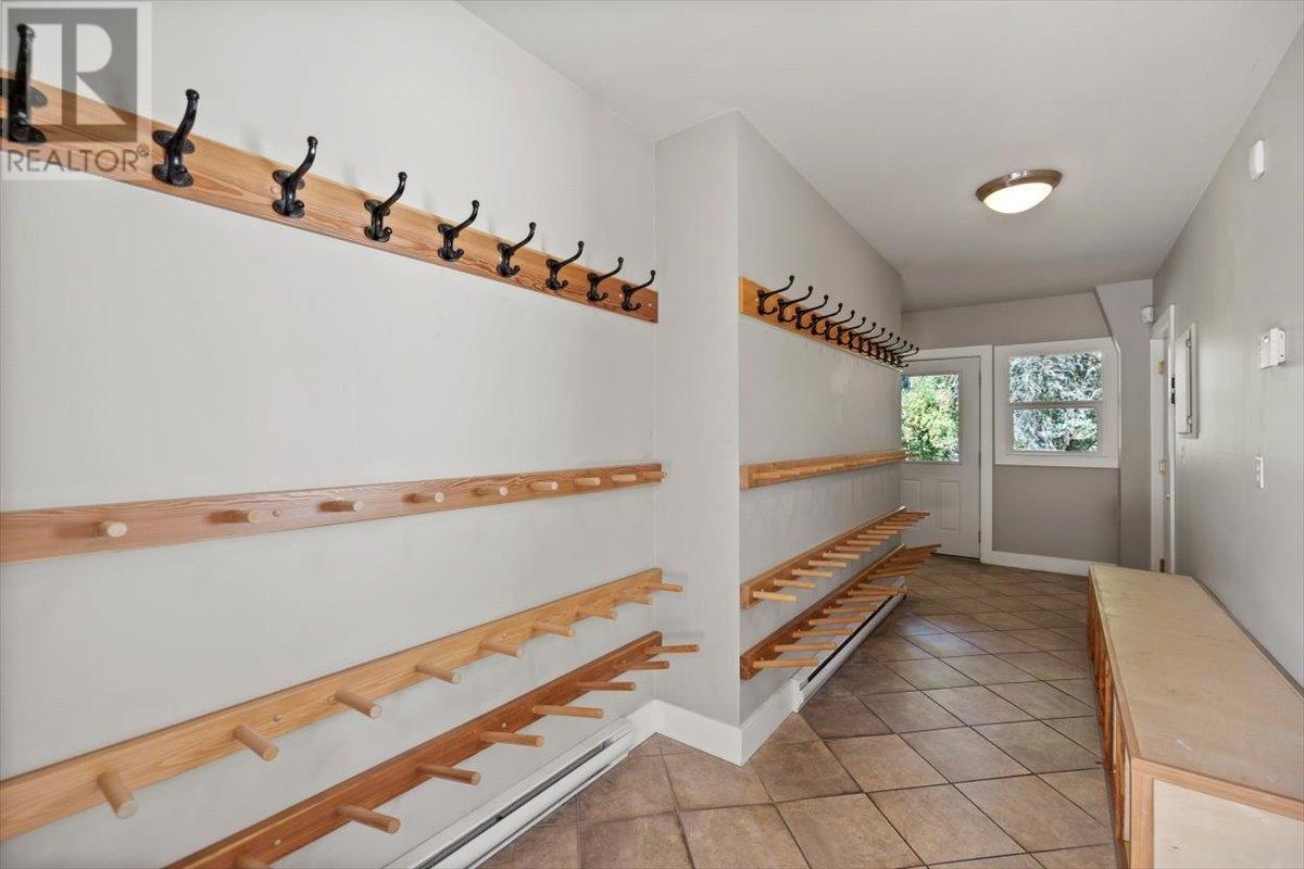 9 PARK Crescent, Fernie