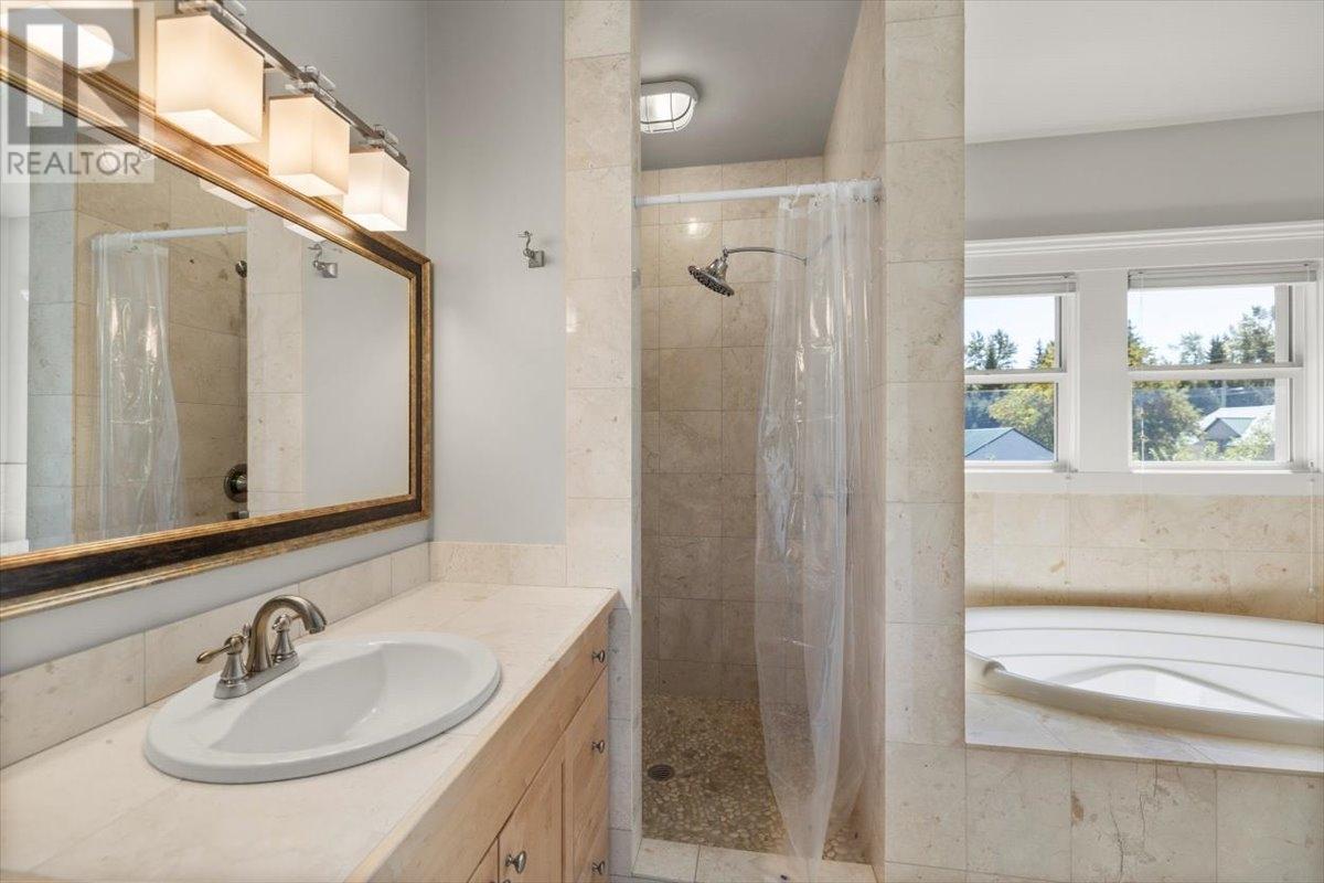 9 PARK Crescent, Fernie