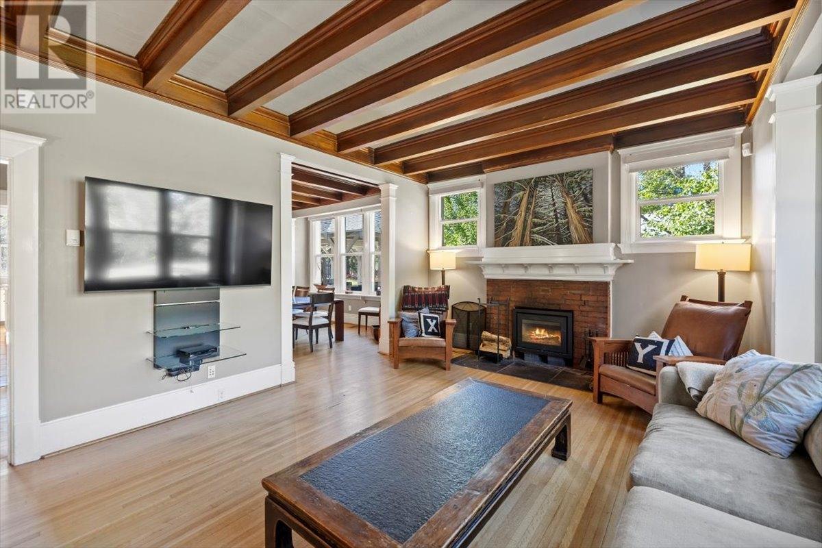 9 PARK Crescent, Fernie