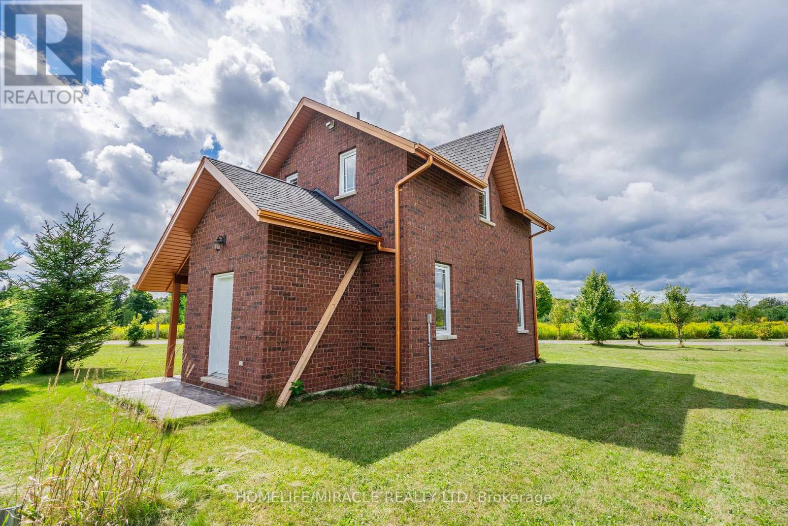 #13 528 CONCESSION ROAD E - 6