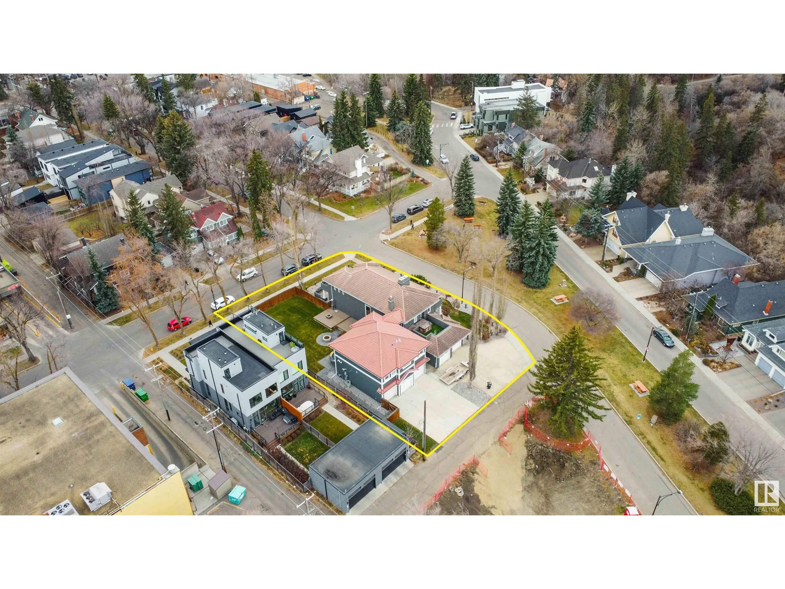 Photo 18 of 12428 103 Av Nw, Edmonton AB