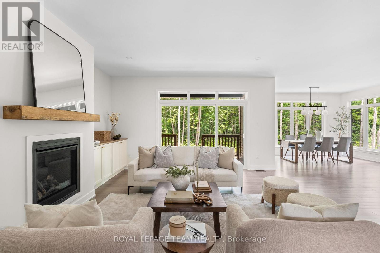 Photo 32 of 47 Hogan Drive, Mcnab Braeside ON