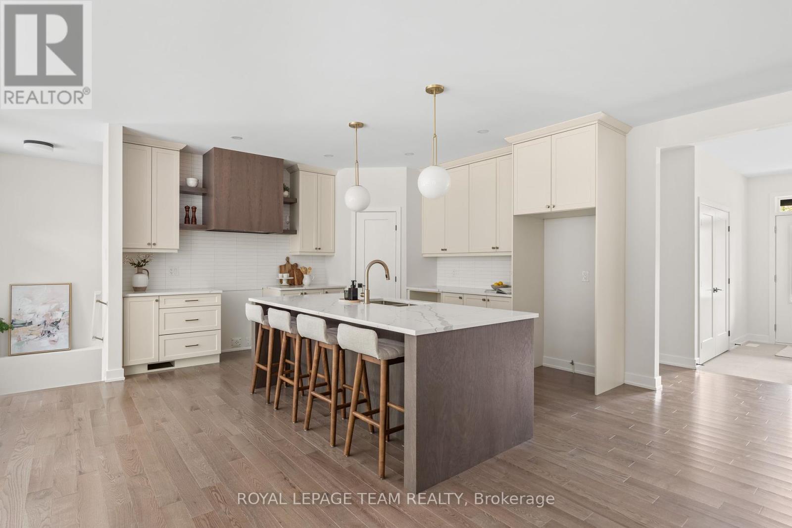 Photo 30 of 47 Hogan Drive, Mcnab Braeside ON