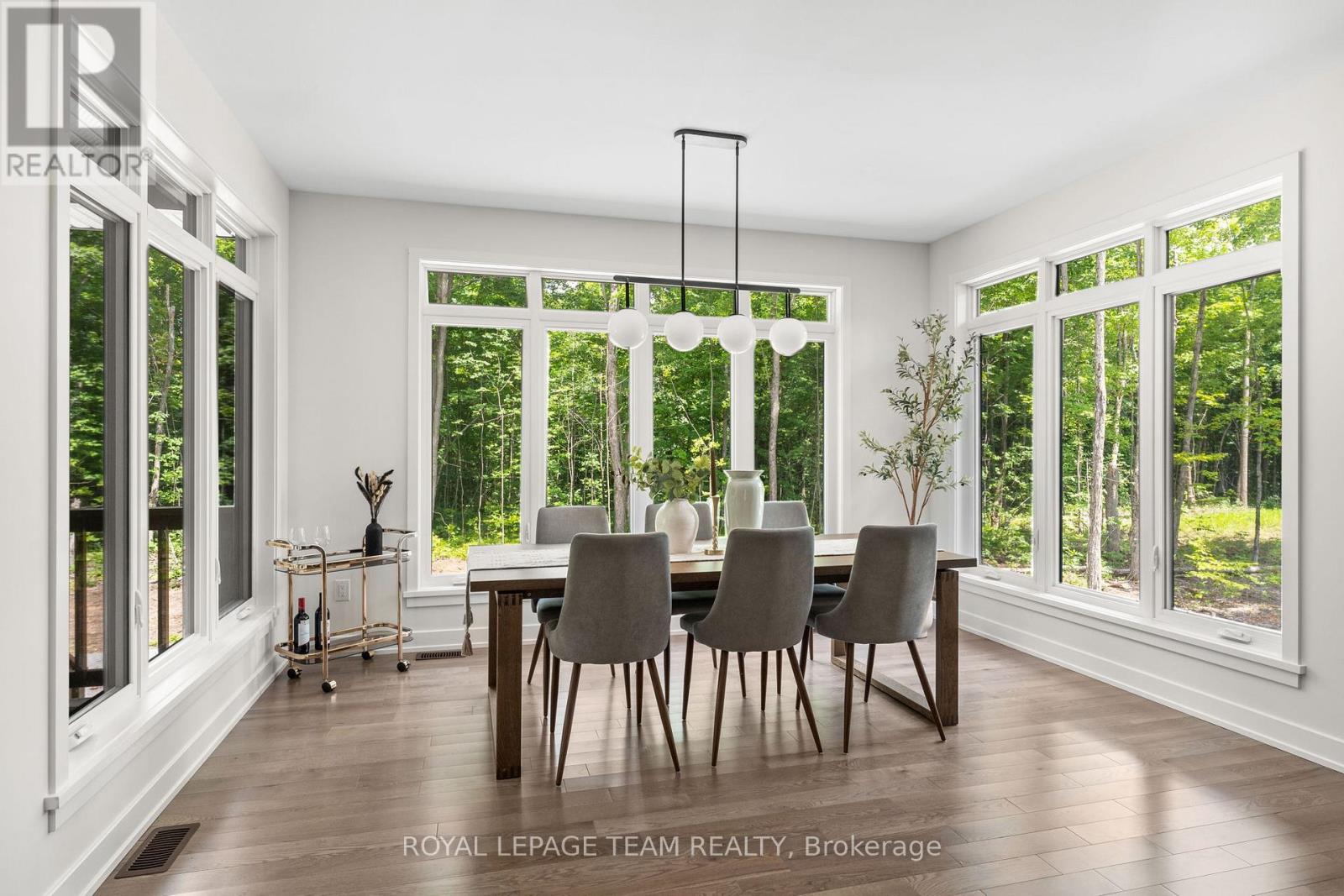 Photo 16 of 47 Hogan Drive, Mcnab Braeside ON