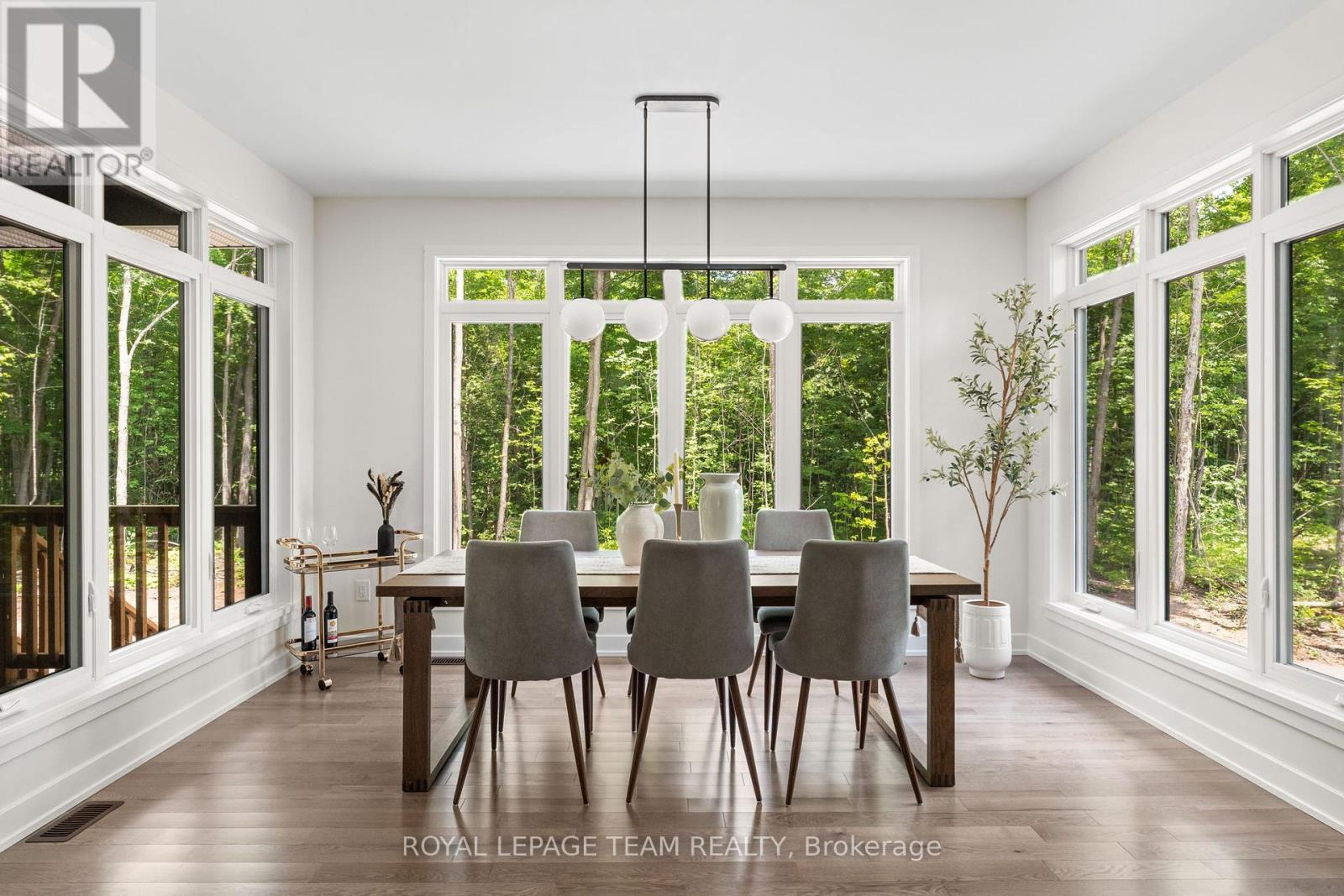Photo 8 of 47 Hogan Drive, Mcnab Braeside ON