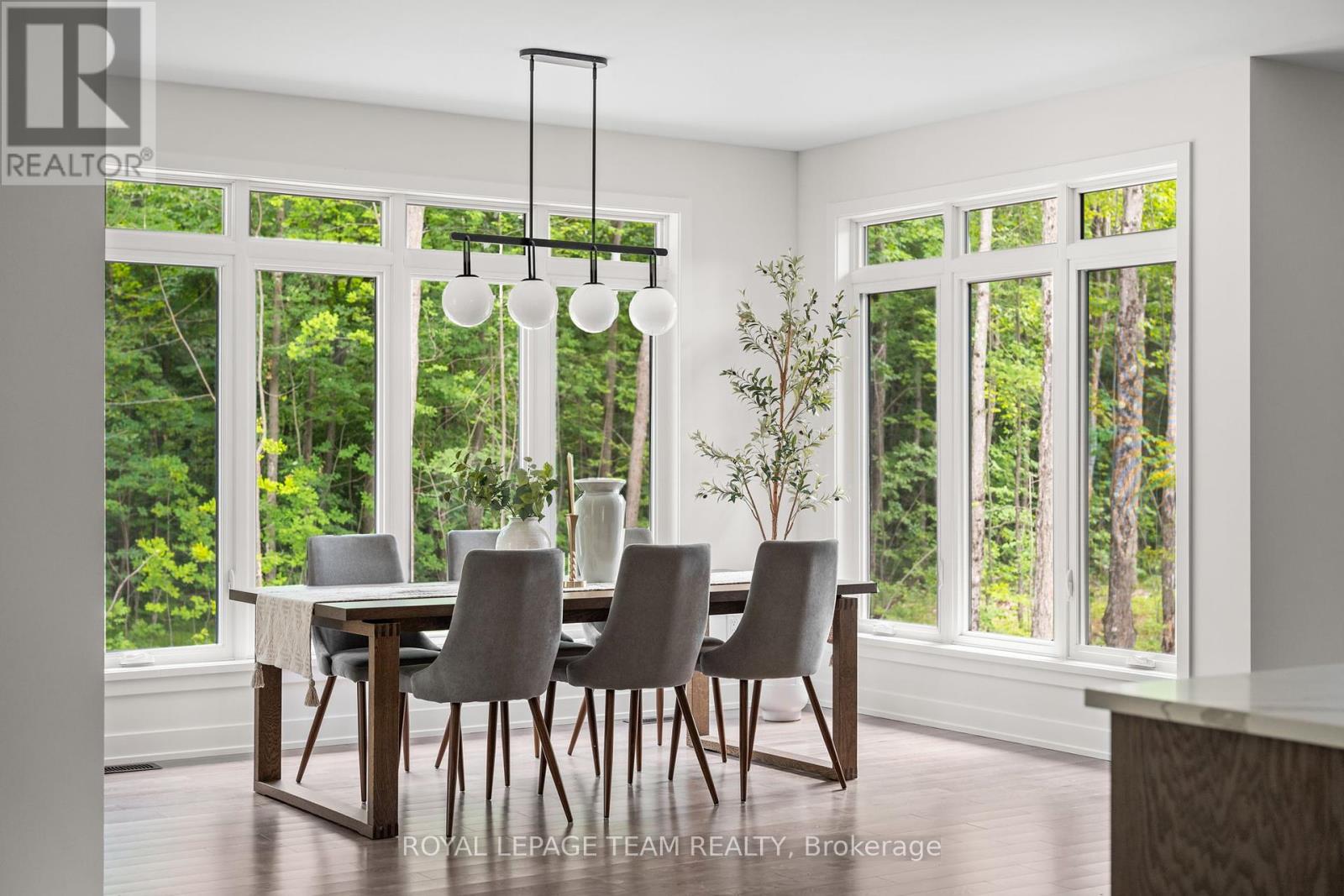 Photo 11 of 47 Hogan Drive, Mcnab Braeside ON