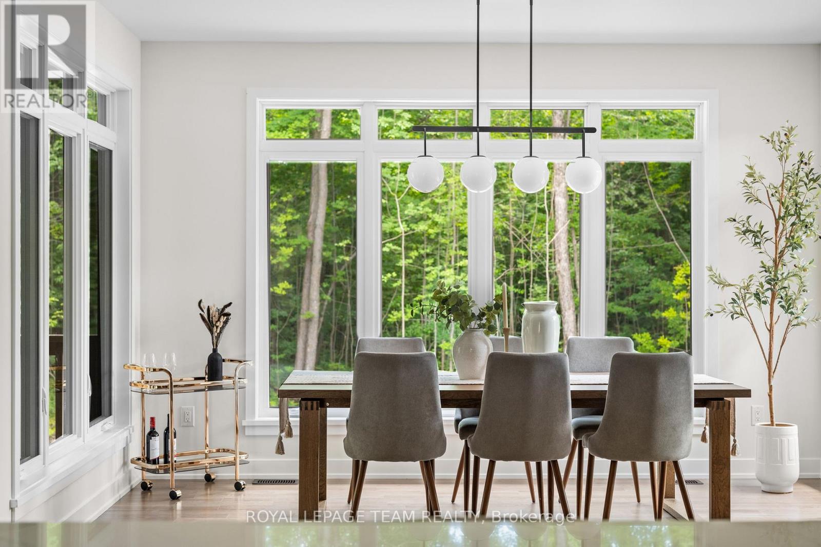 Photo 17 of 47 Hogan Drive, Mcnab Braeside ON