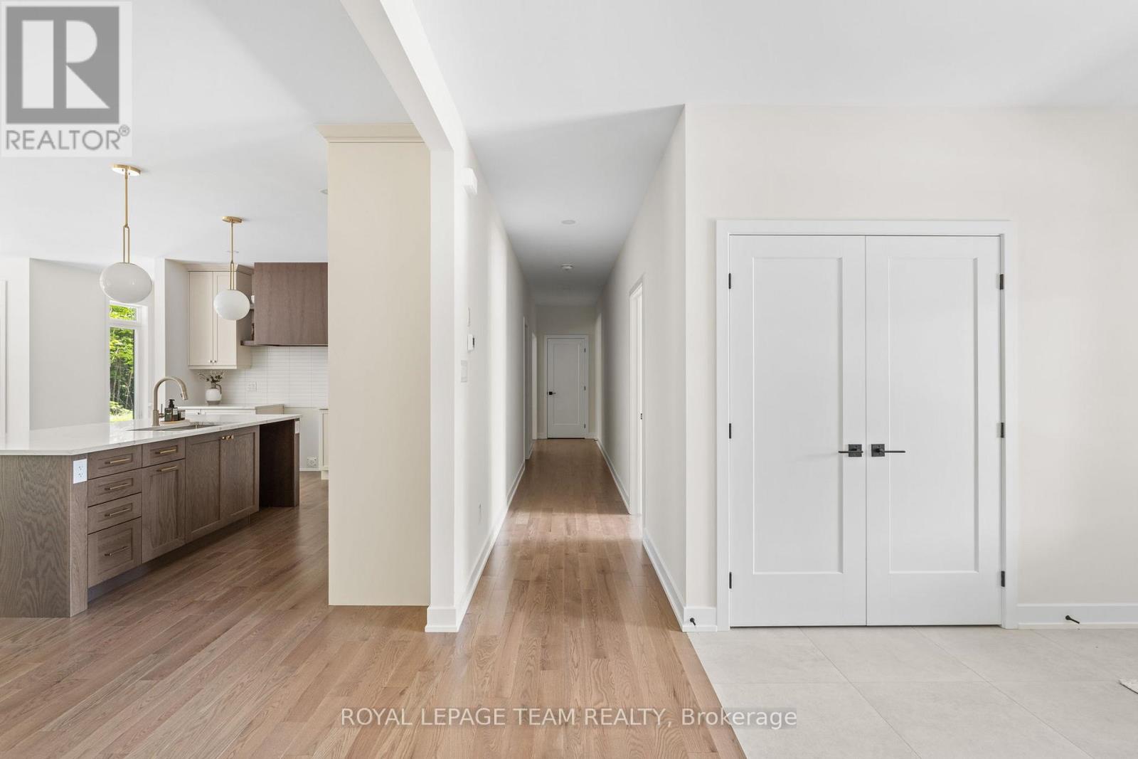 Photo 12 of 47 Hogan Drive, Mcnab Braeside ON