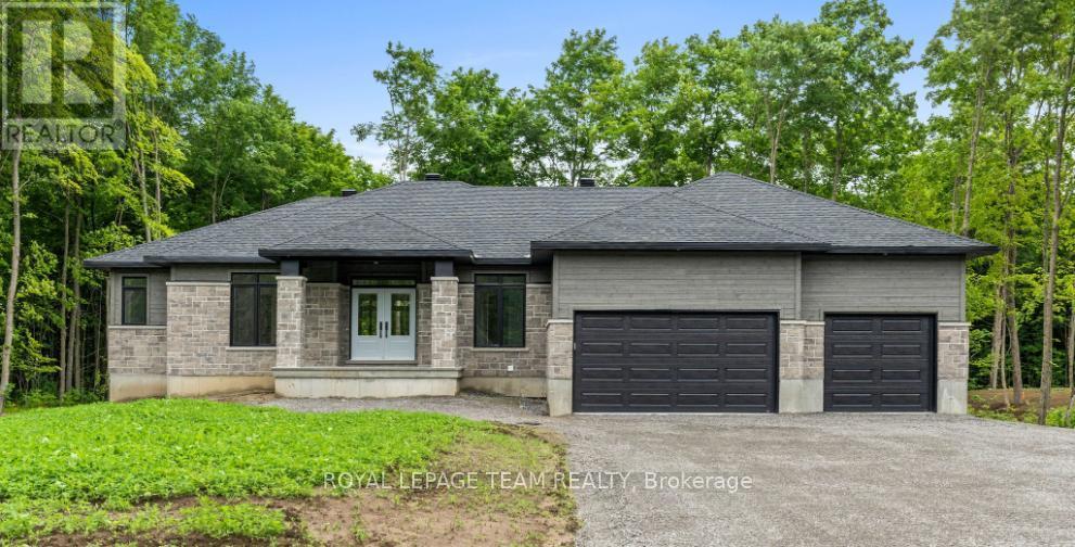 Photo 5 of 47 Hogan Drive, Mcnab Braeside ON
