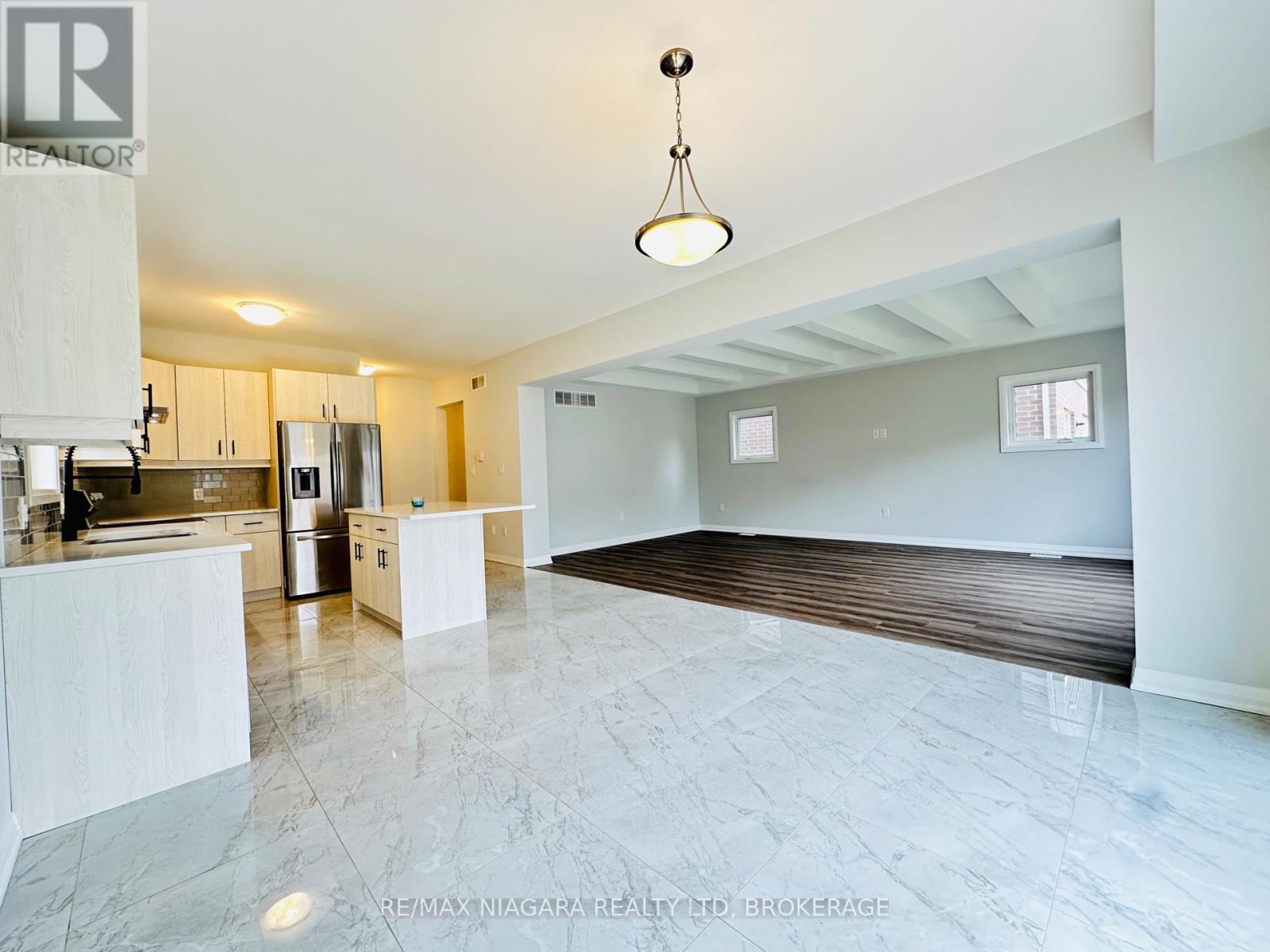 Photo 1 of 72 Bur Oak Drive, Thorold ON