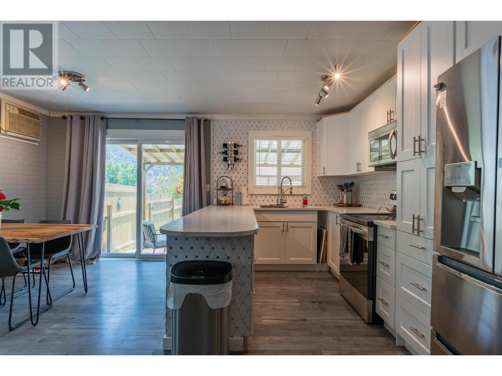 2194 SIXTH Avenue, Trail