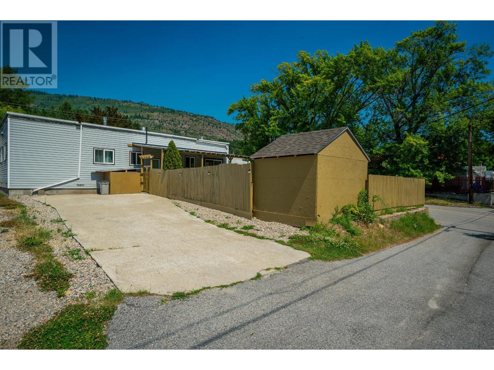 2194 SIXTH Avenue, Trail