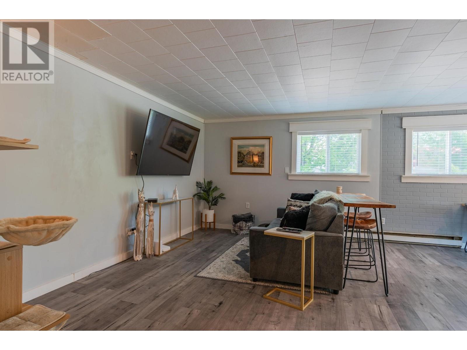 2194 SIXTH Avenue, Trail