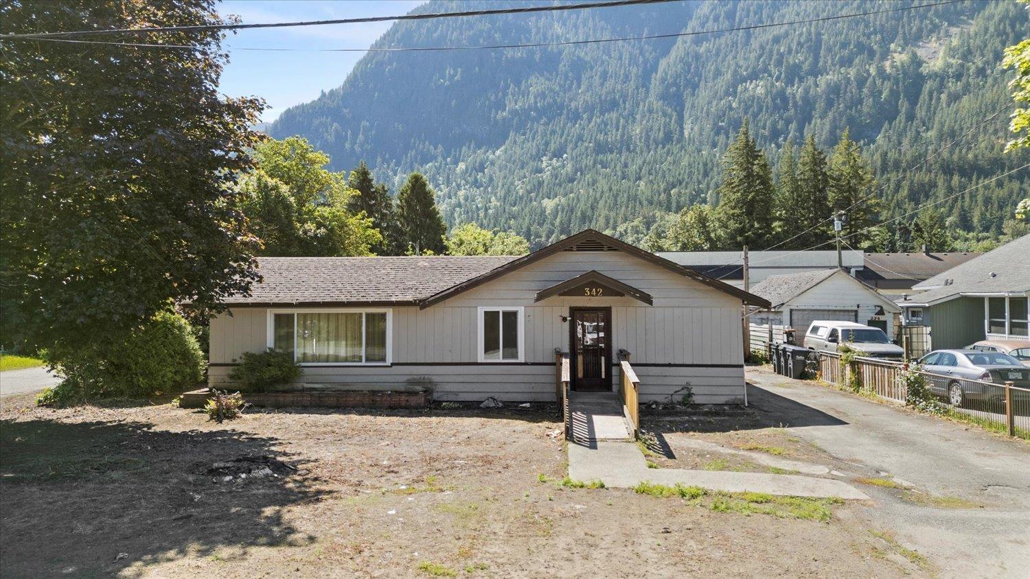 342 HUDSON BAY STREET, Hope, Hope