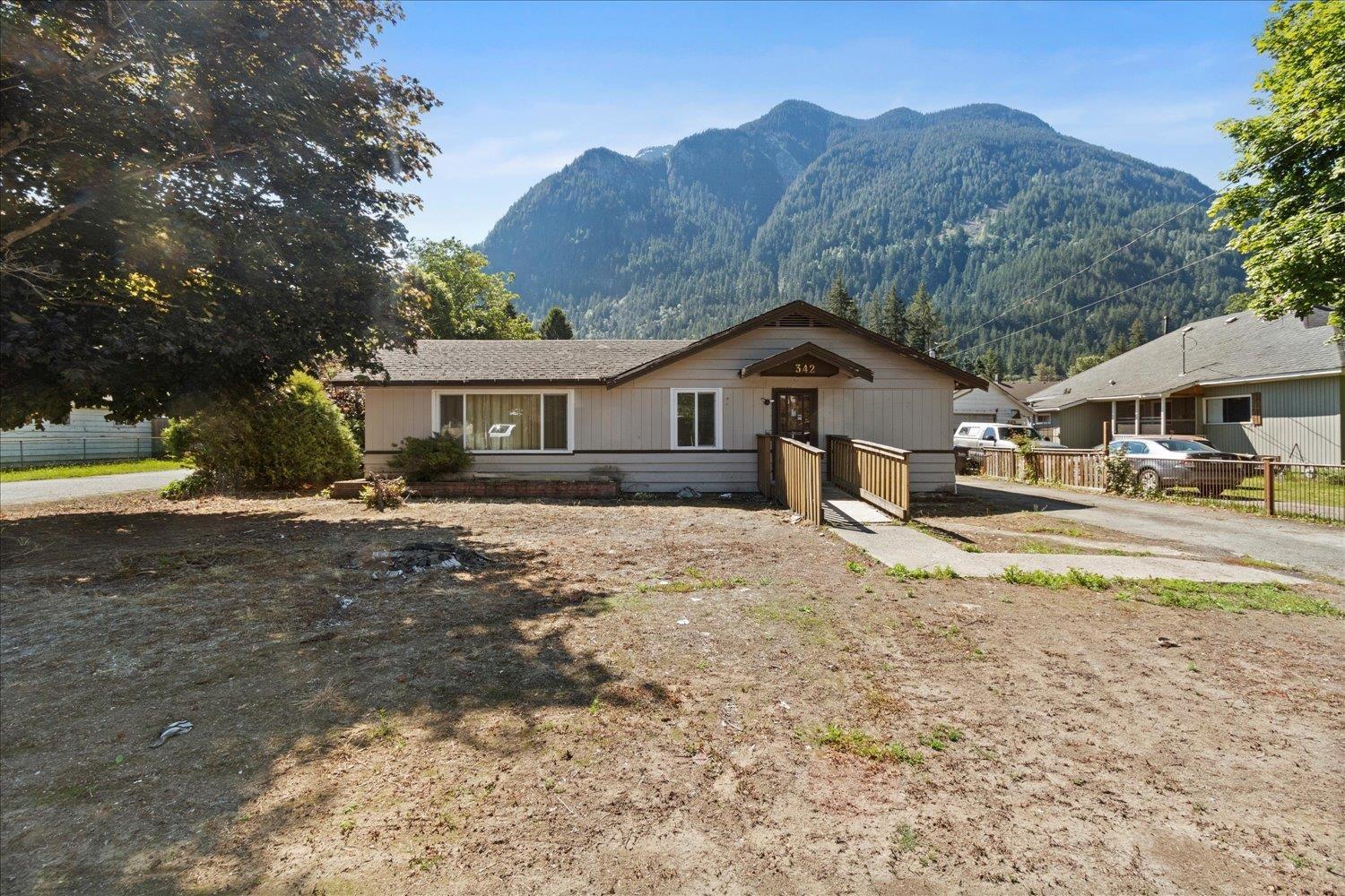 342 HUDSON BAY STREET, Hope, Hope