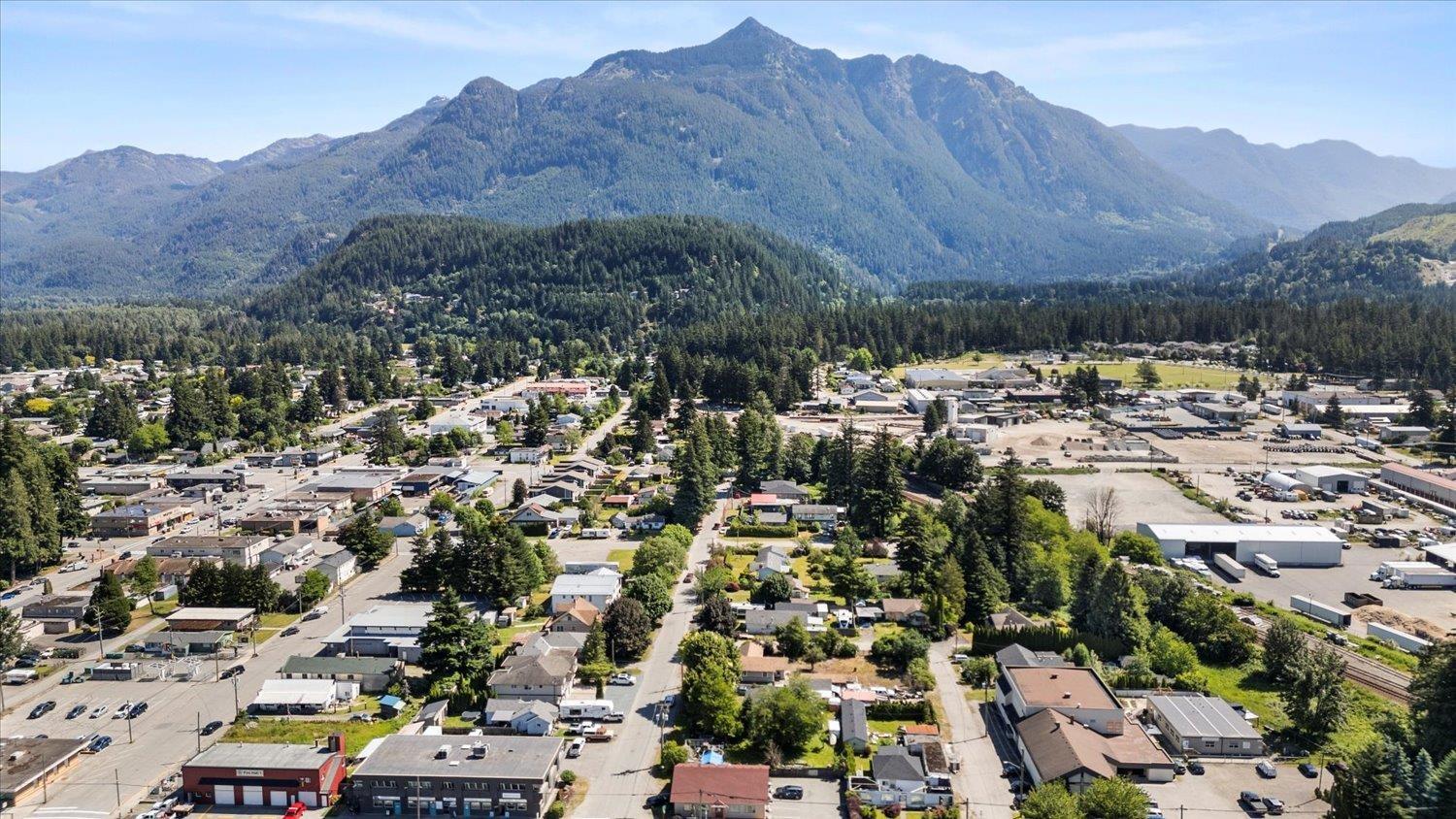 342 HUDSON BAY STREET, Hope, Hope