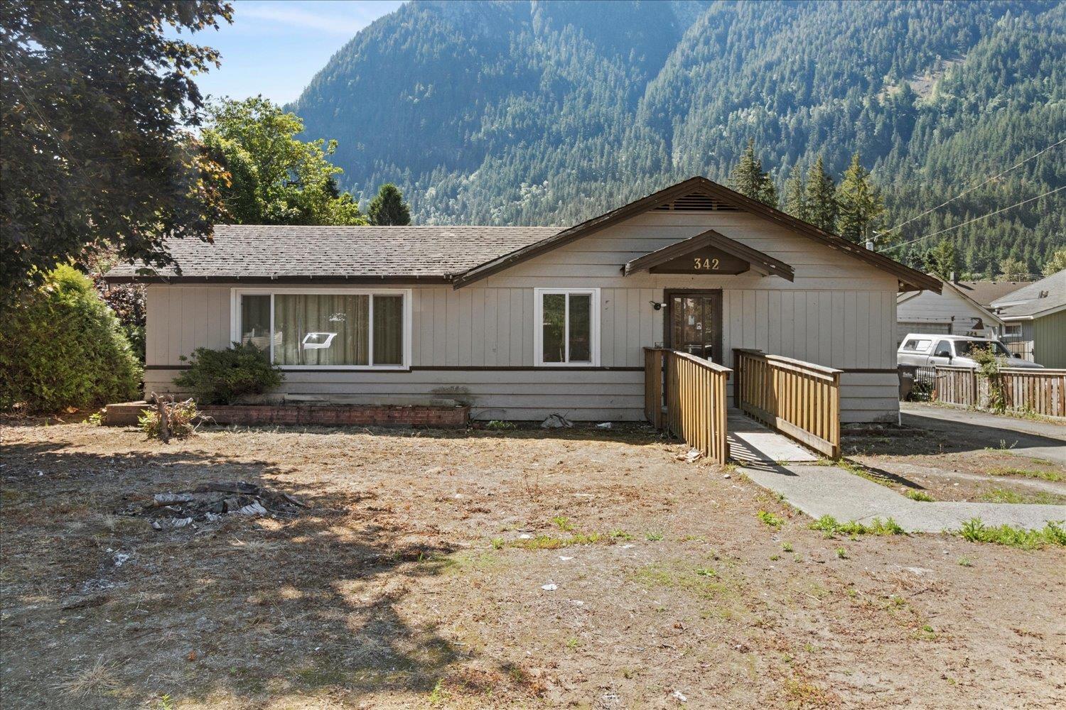 342 HUDSON BAY STREET, Hope, Hope