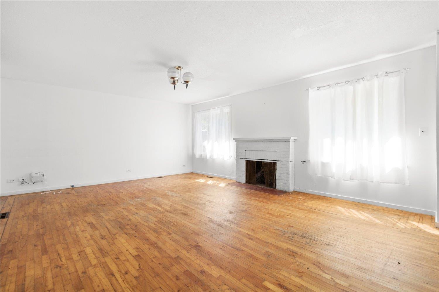 342 HUDSON BAY STREET, Hope, Hope