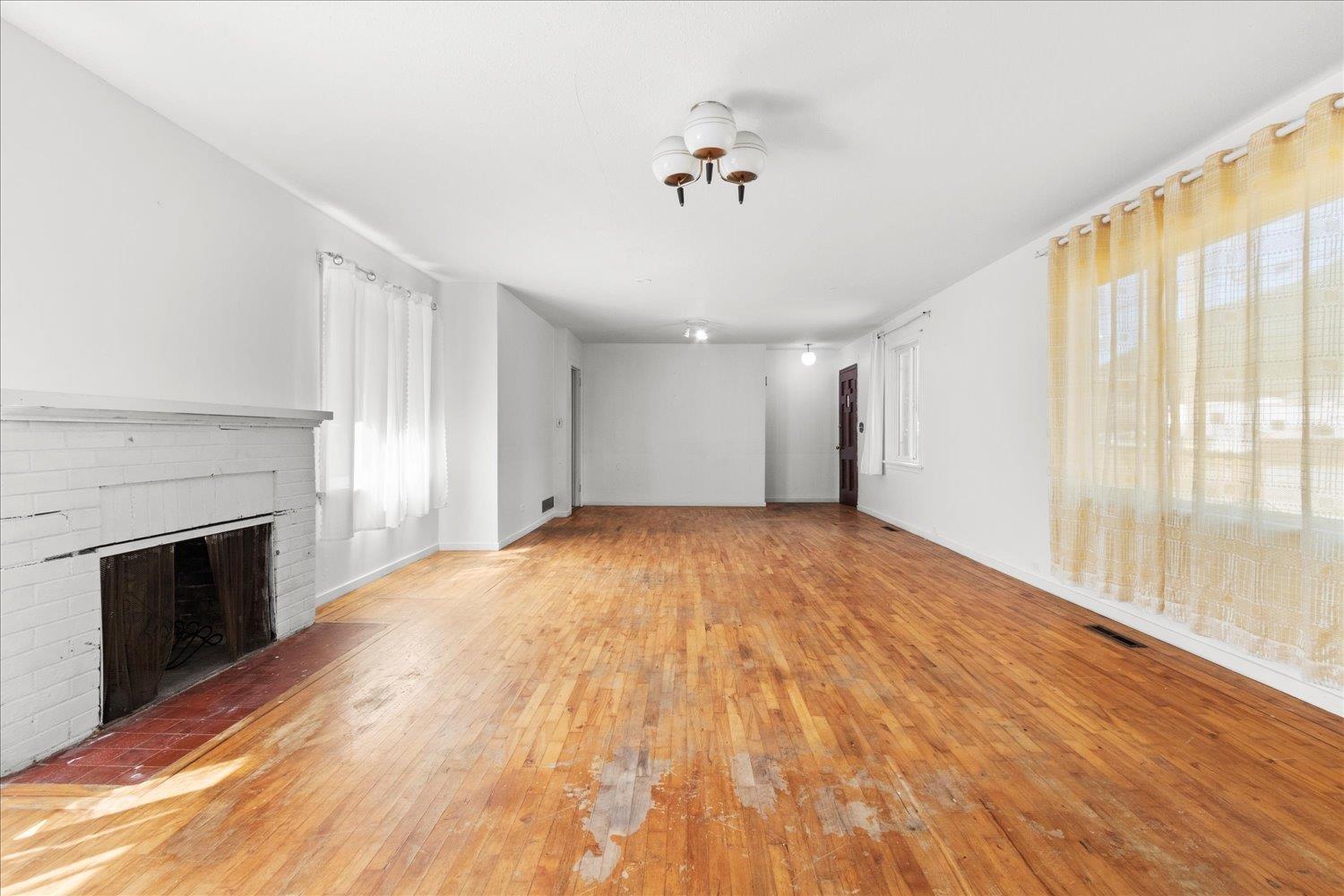 342 HUDSON BAY STREET, Hope, Hope