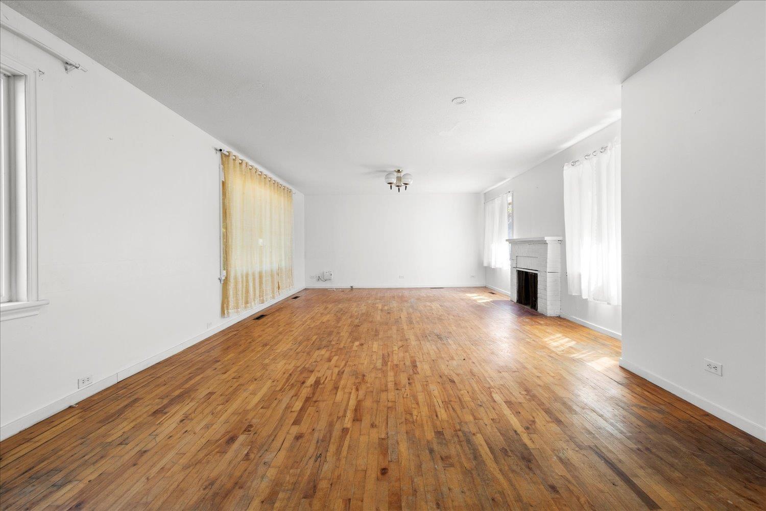 342 HUDSON BAY STREET, Hope, Hope