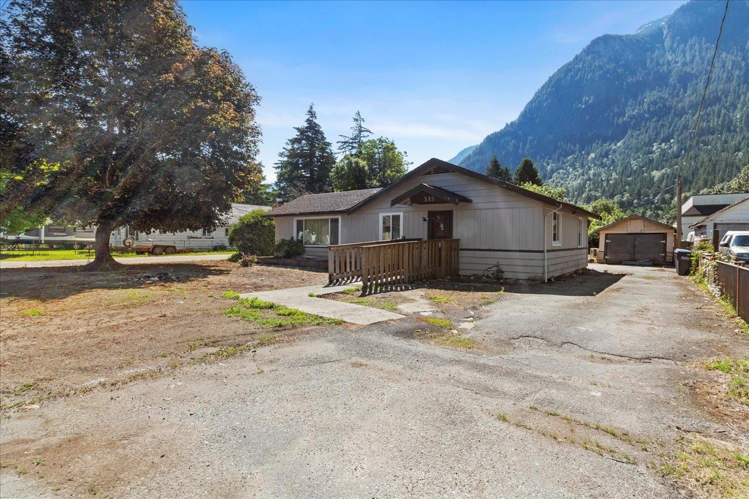 342 HUDSON BAY STREET, Hope, Hope